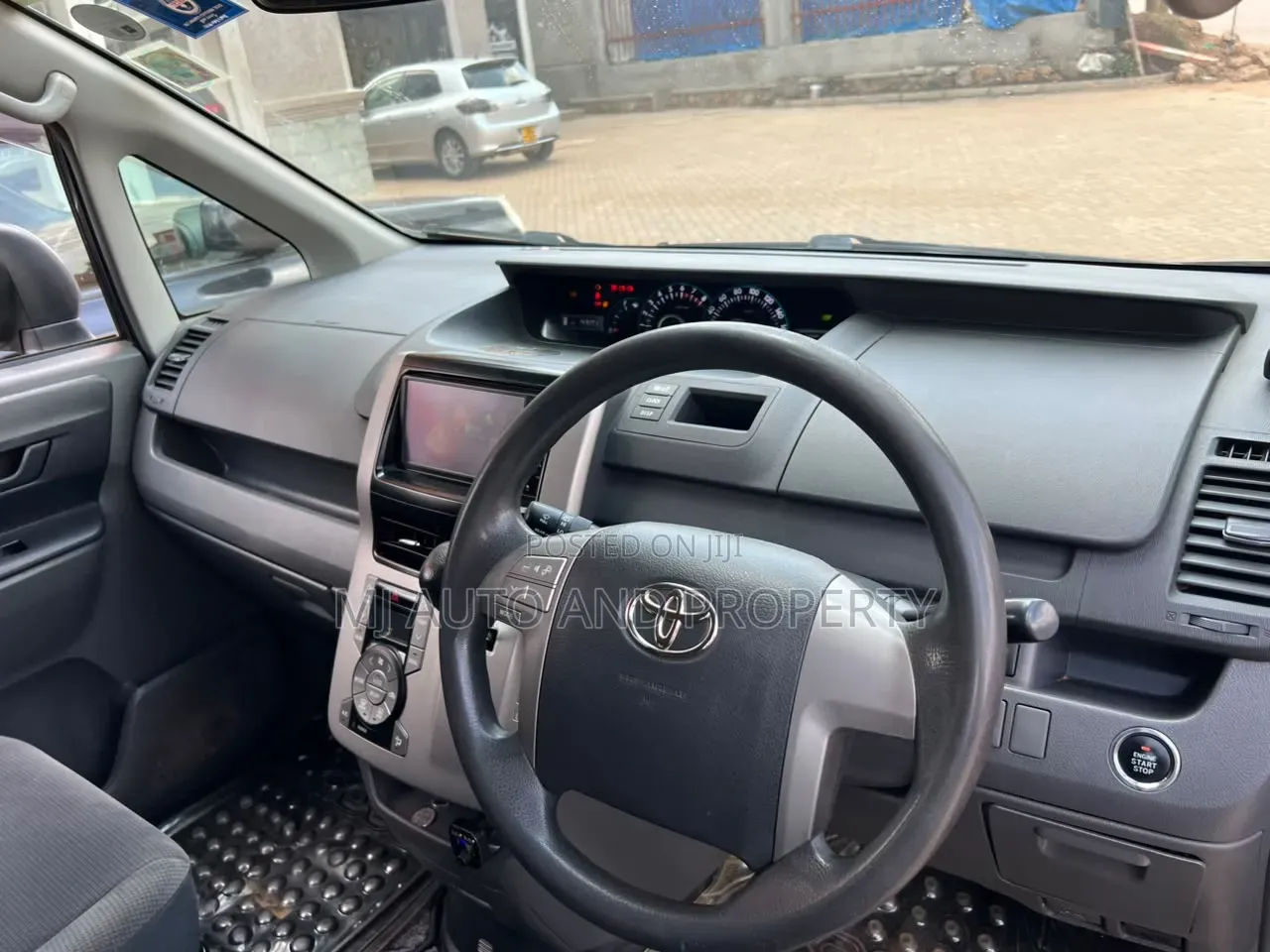 Toyota Noah 2010 Gray
