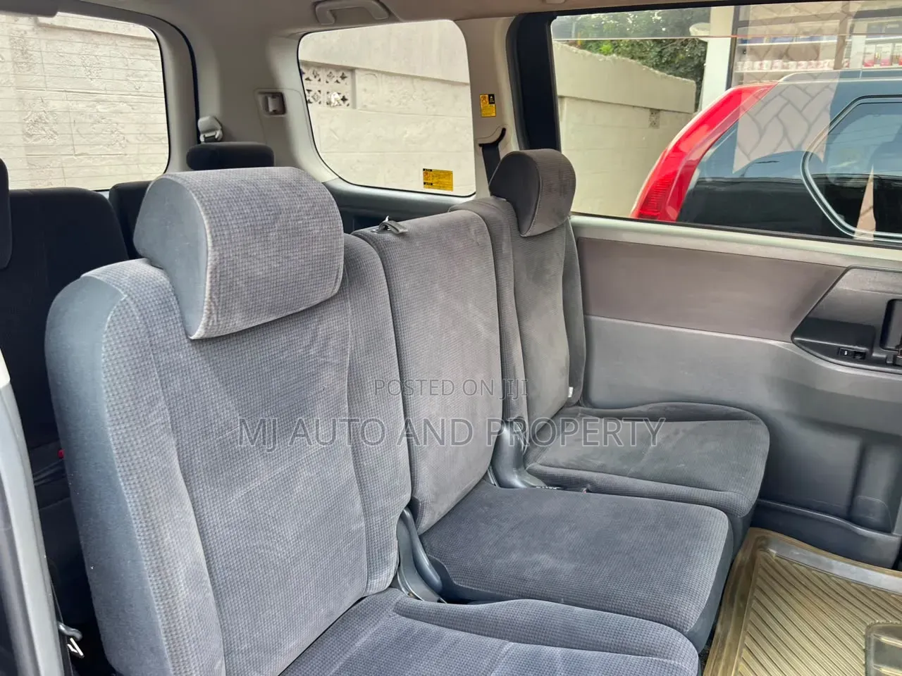 Toyota Noah 2010 Gray