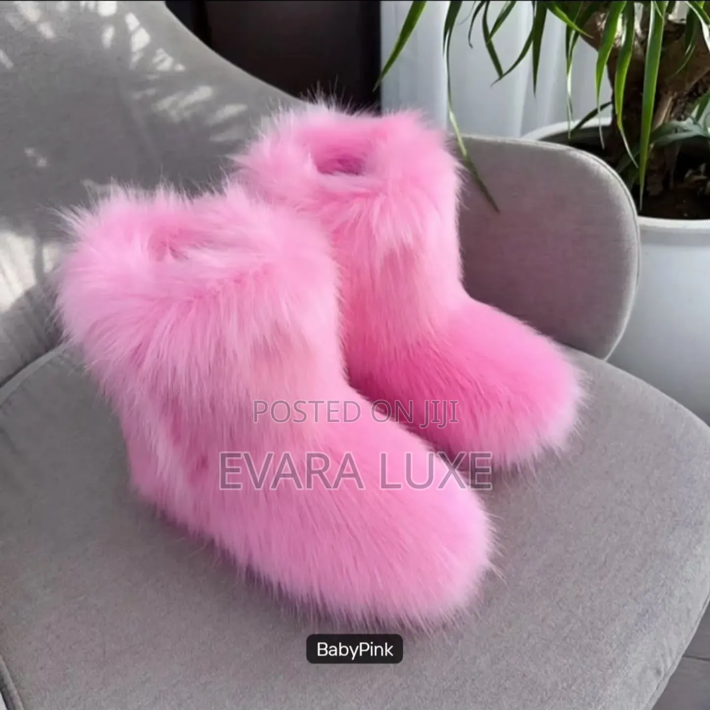 Ladies Fluffy Faux Fur Winter Boots