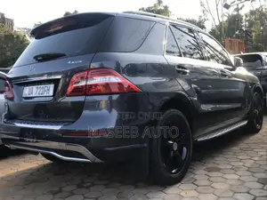 Mercedes-Benz M Class 2012 Gray