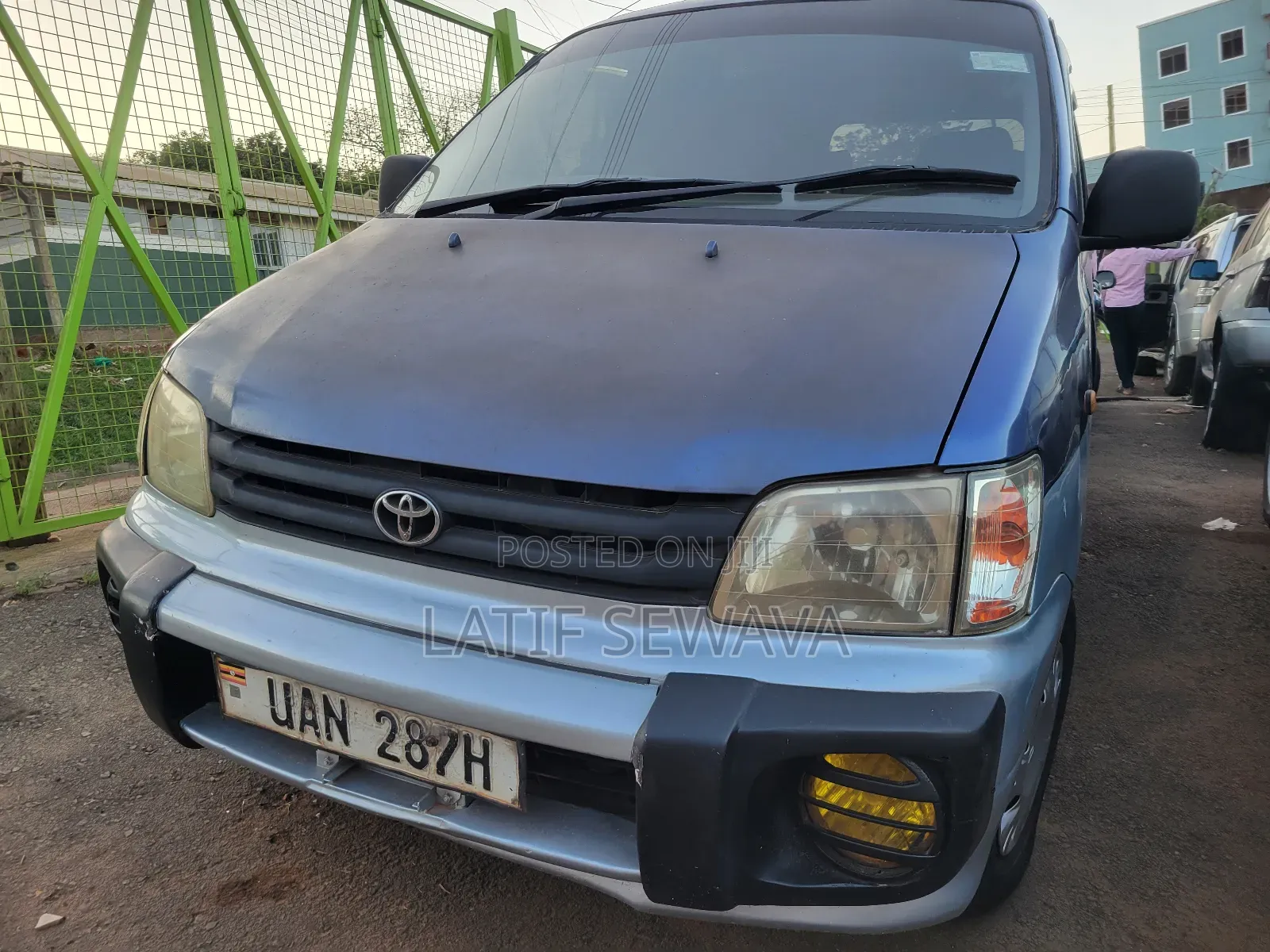 Toyota Noah 2.0 AWD (8 Seater) 2002 Blue