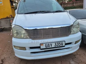 Toyota Regius 1998 White