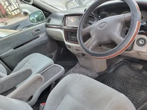 Toyota Regius 1998 White