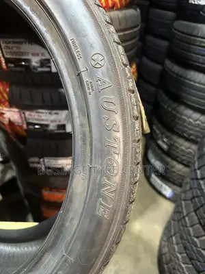 255/40r19 Auston Tires Brand New