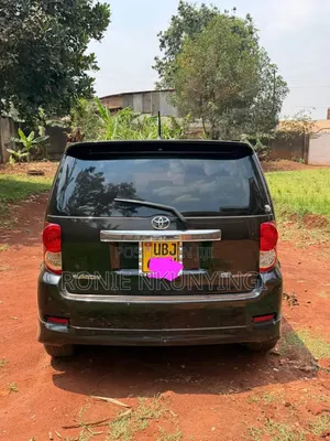 Toyota Corolla Rumion 2010 Black