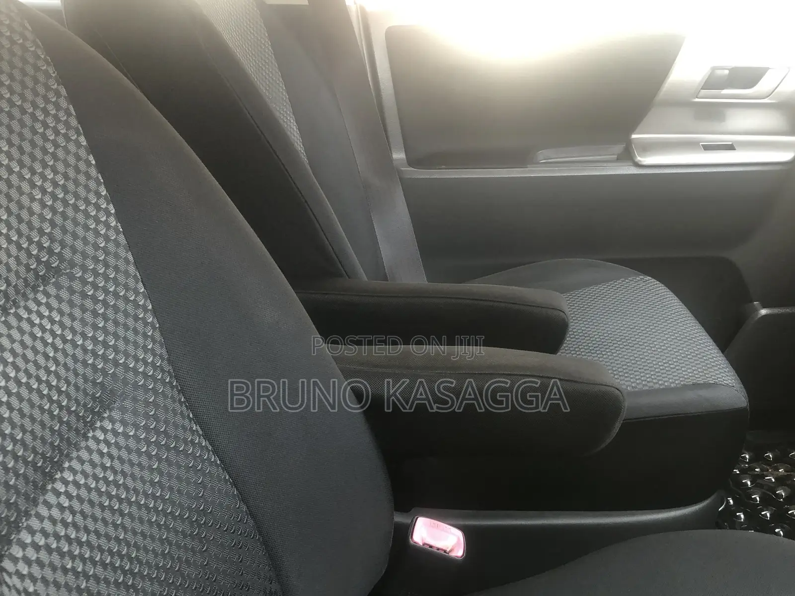 Toyota Noah 2010 White