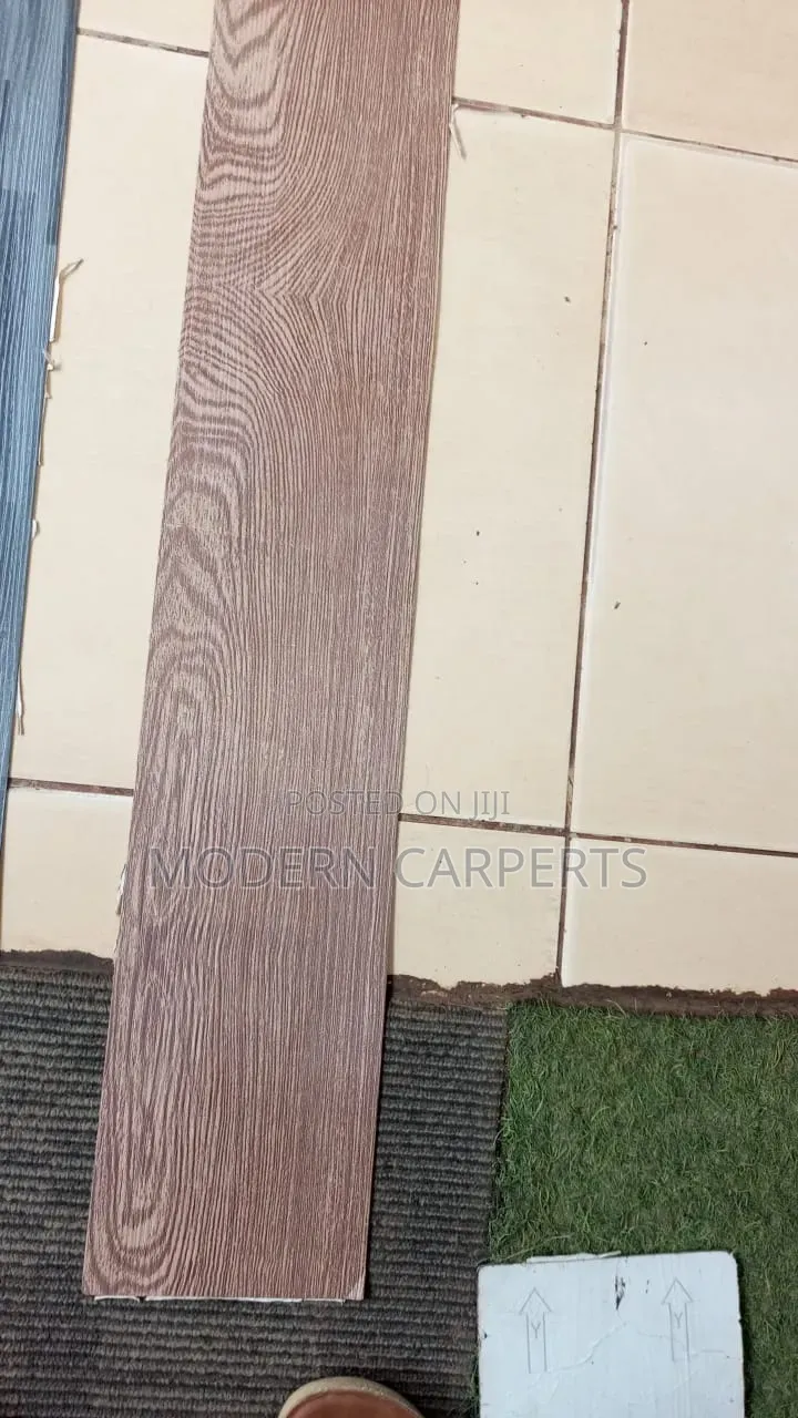 Vinlic Plastic Tiles Carpets
