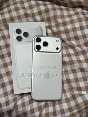 New Apple iPhone 17 Pro Max 256 GB Silver