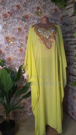 Elegant Women Free Dress