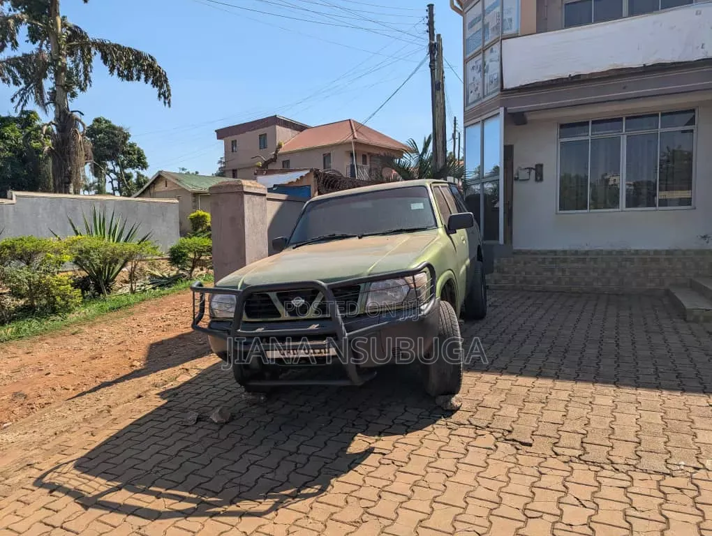 Nissan Patrol 1999 Green