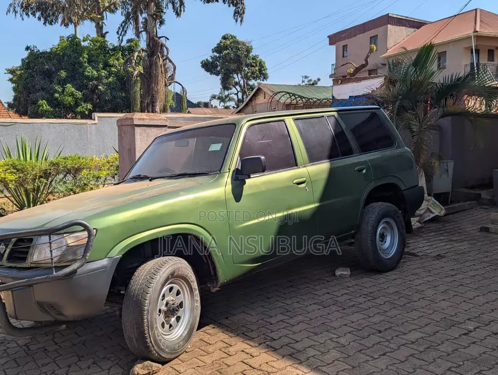 Nissan Patrol 1999 Green