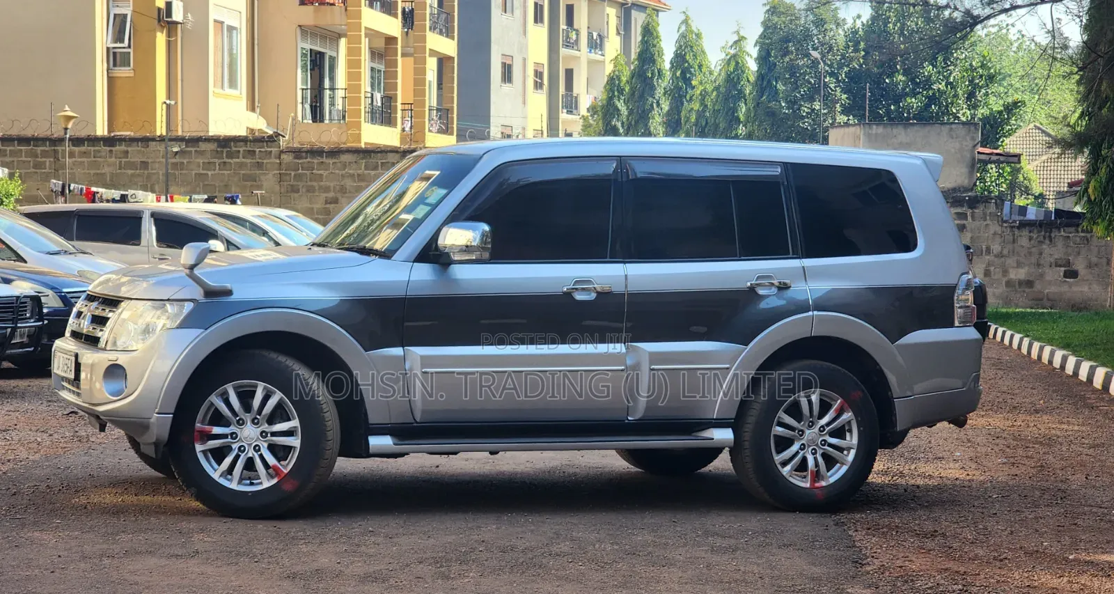Mitsubishi Pajero 2011 Silver