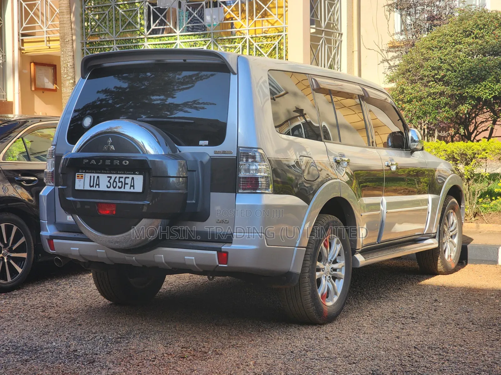 Mitsubishi Pajero 2011 Silver