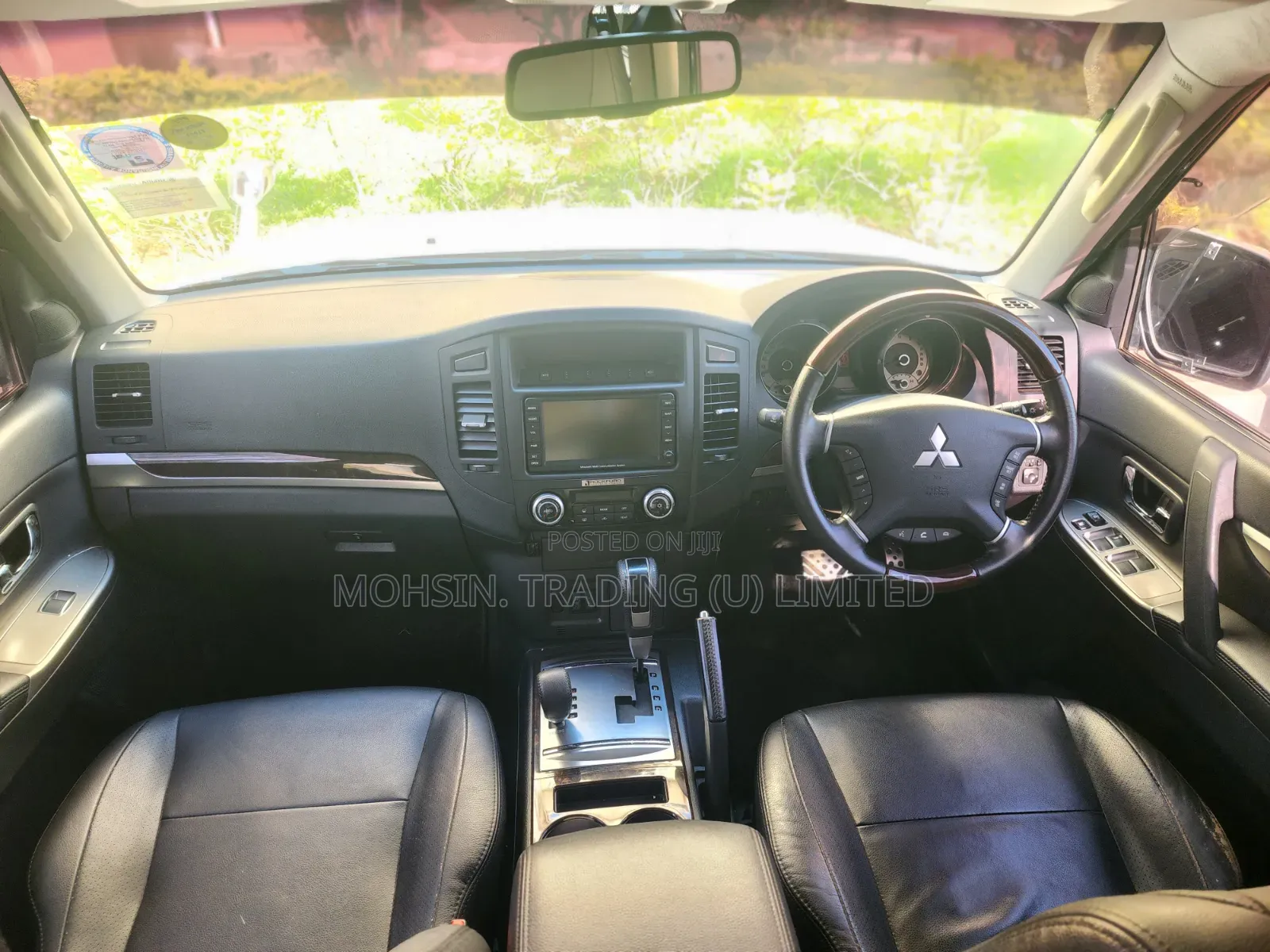 Mitsubishi Pajero 2011 Silver