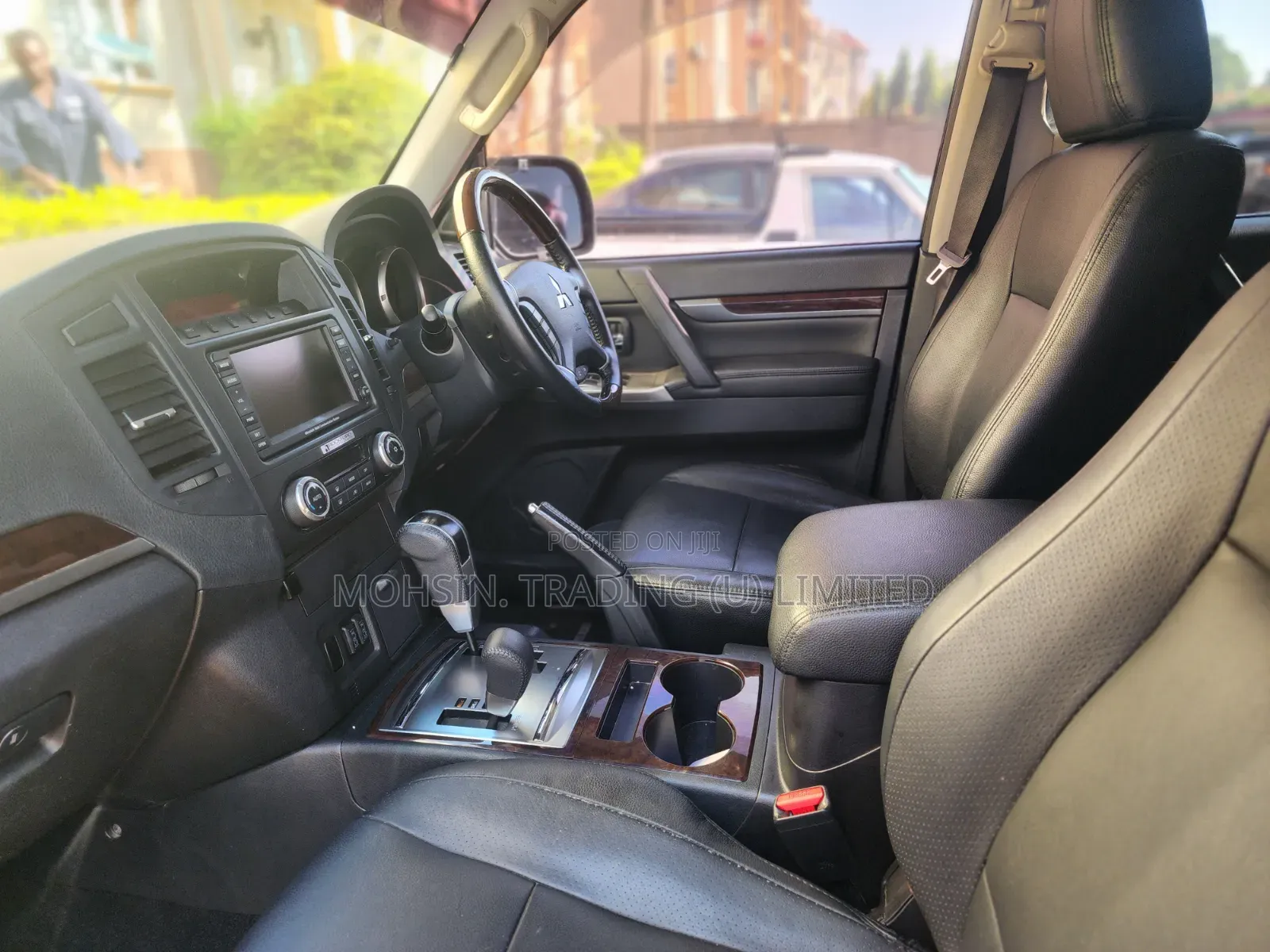 Mitsubishi Pajero 2011 Silver
