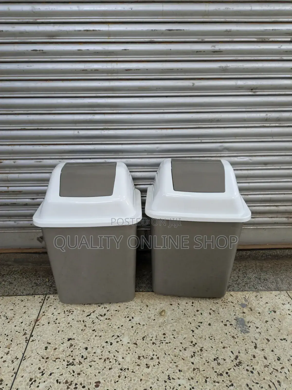 Swing Cover Plastic Dust Bin Plastic Dust Bin