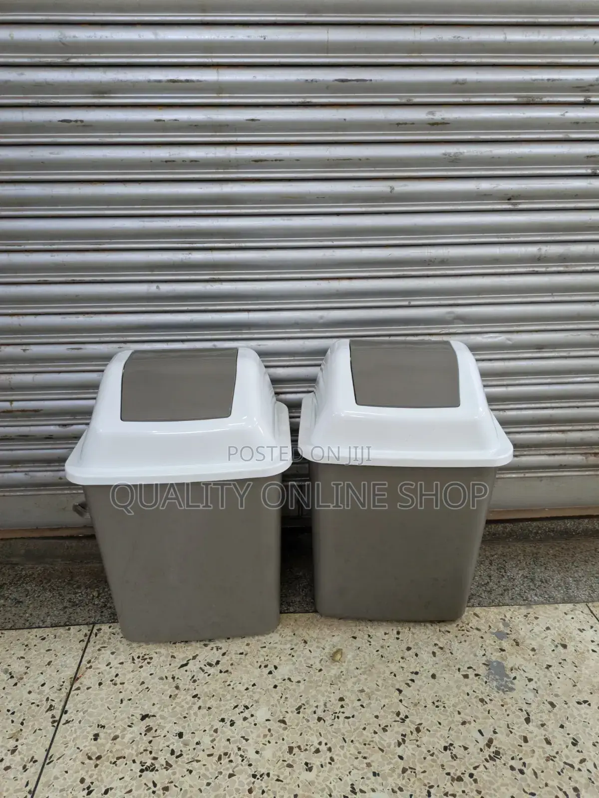 Swing Cover Plastic Dust Bin Plastic Dust Bin