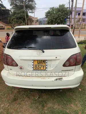Toyota Harrier 3.0 V6 4WD 1999 White