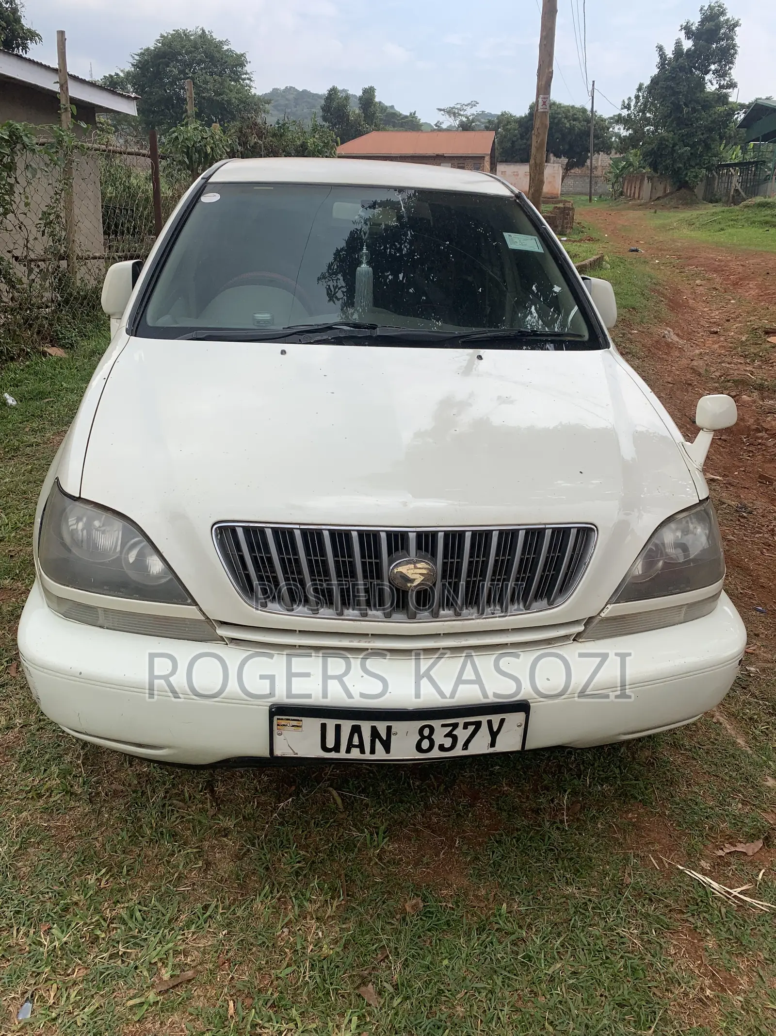 Toyota Harrier 3.0 V6 4WD 1999 White