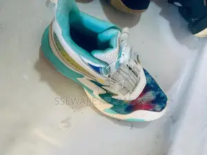 2nd Hand Kids Basketball Shoes