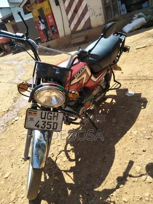 Bajaj Boxer 100 2023