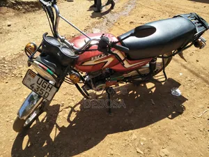 Bajaj Boxer 100 2023