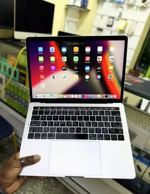 Laptop Apple MacBook Pro 2017 8GB Intel Core i5 SSD 500GB