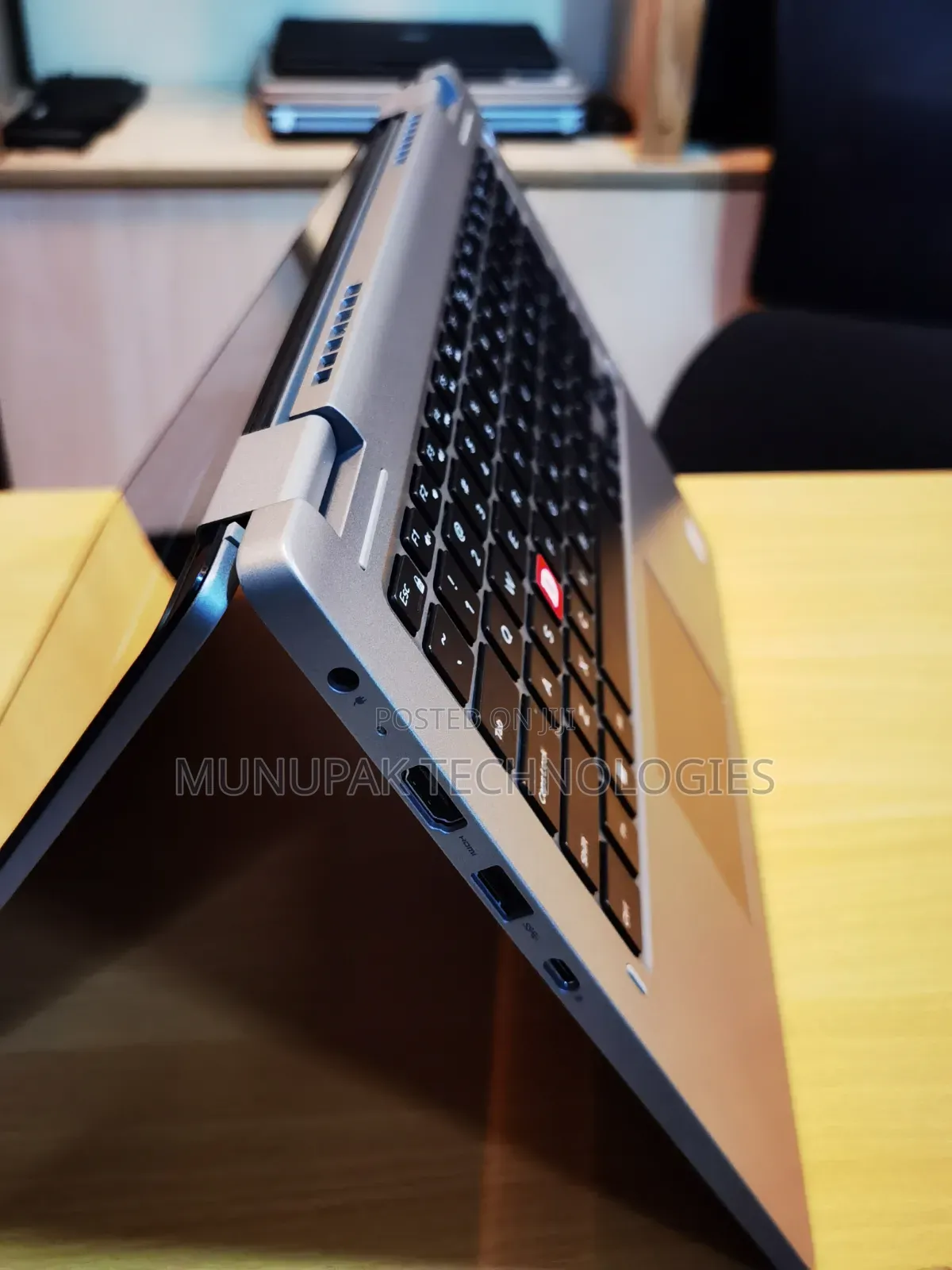 Laptop Dell Latitude 3310 2-in-1 8GB Intel Core i5 SSD 256GB