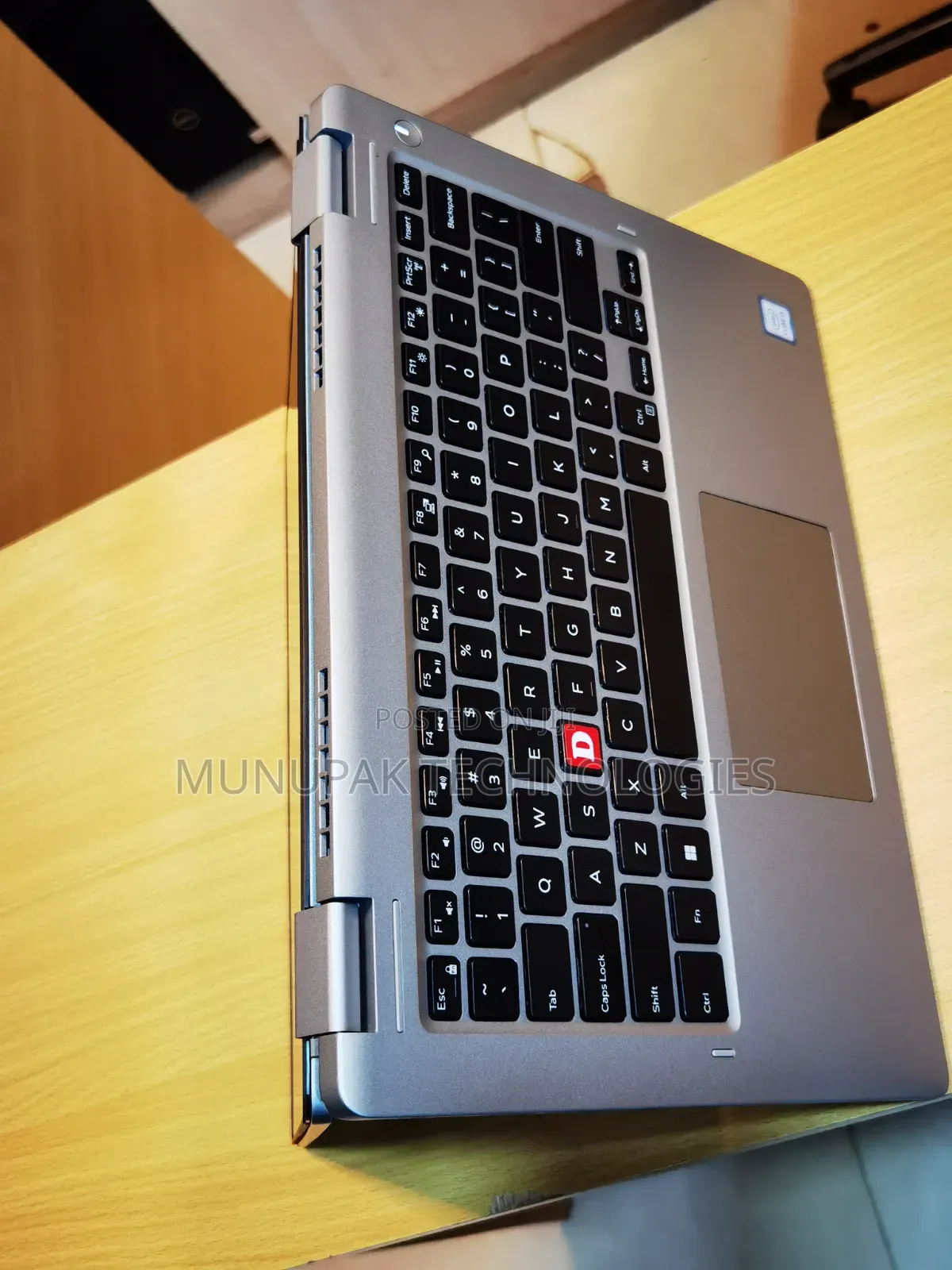 Laptop Dell Latitude 3310 2-in-1 8GB Intel Core i5 SSD 512GB