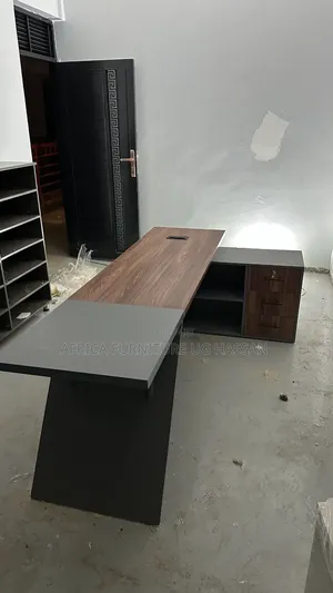 Mmodern Executive Desk