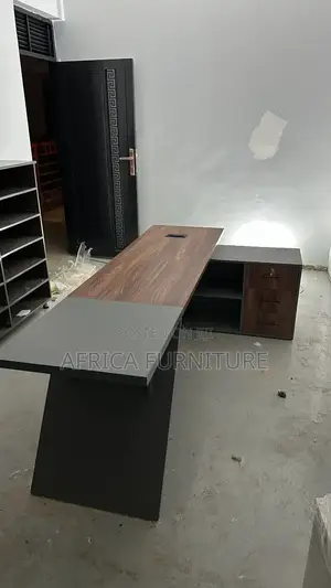 Mmodern Executive Desk