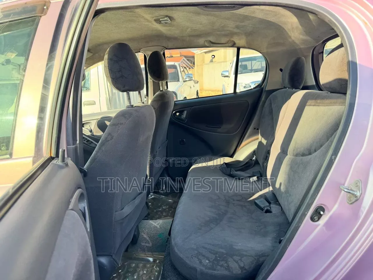 Toyota Vitz 2005 Pink