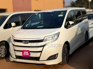 Toyota Noah 2018 White