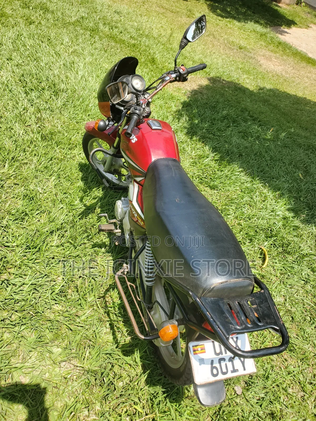 TVS HLX 125 2022 Red