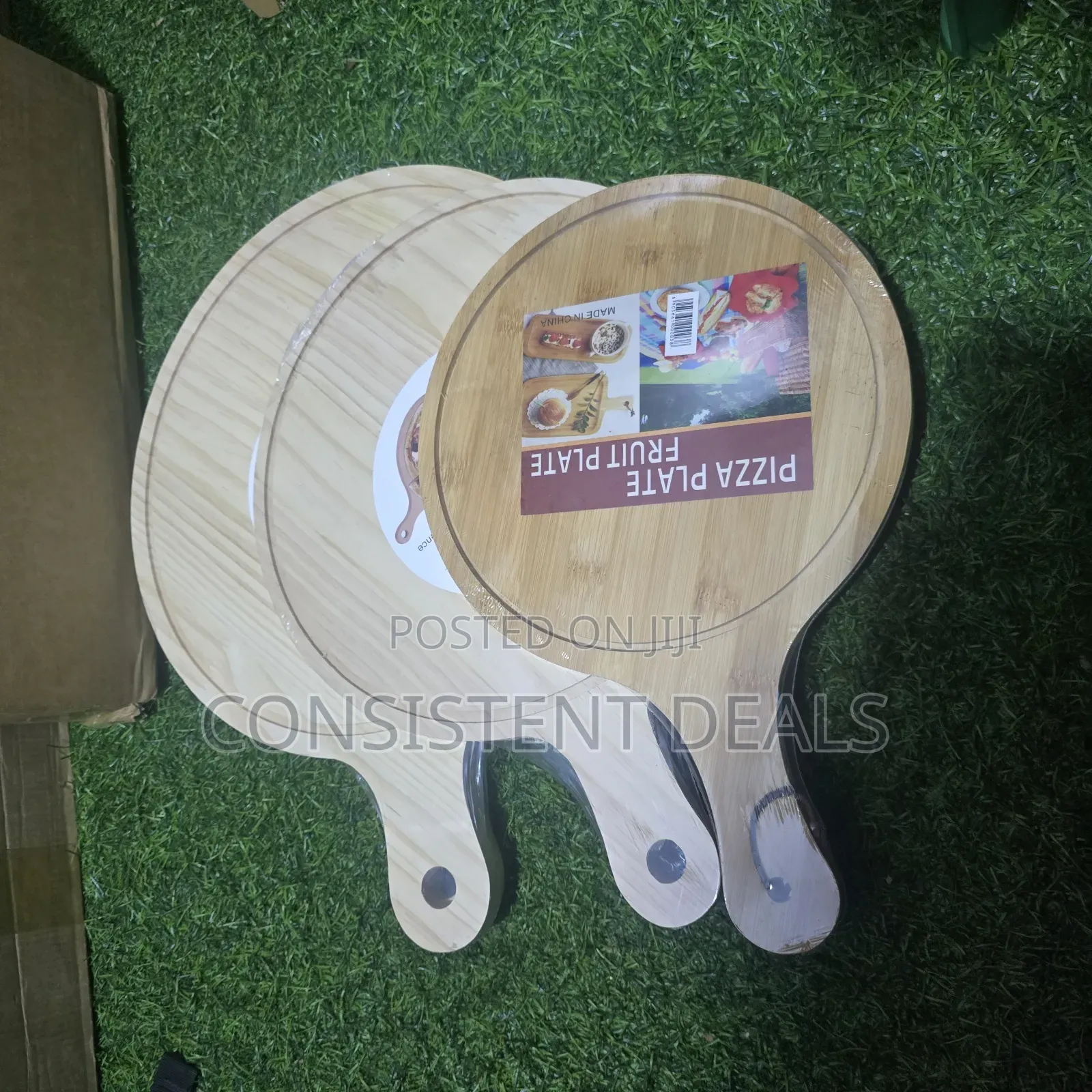 Set of Wooden Pizza and Fruit Serving Plates