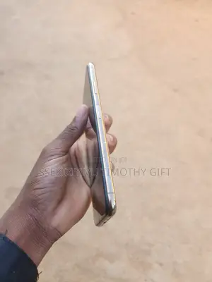 Apple iPhone XS Max 64 GB Gold