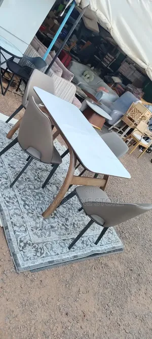 Dinning Table 4 Seaters