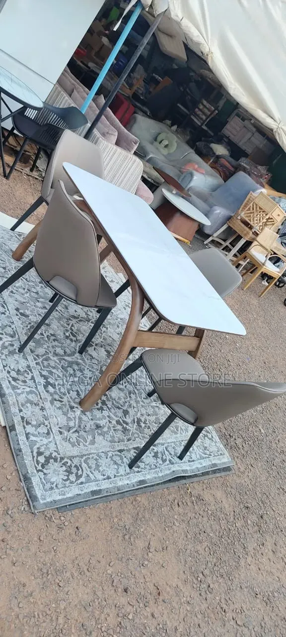 Dinning Table 4 Seaters