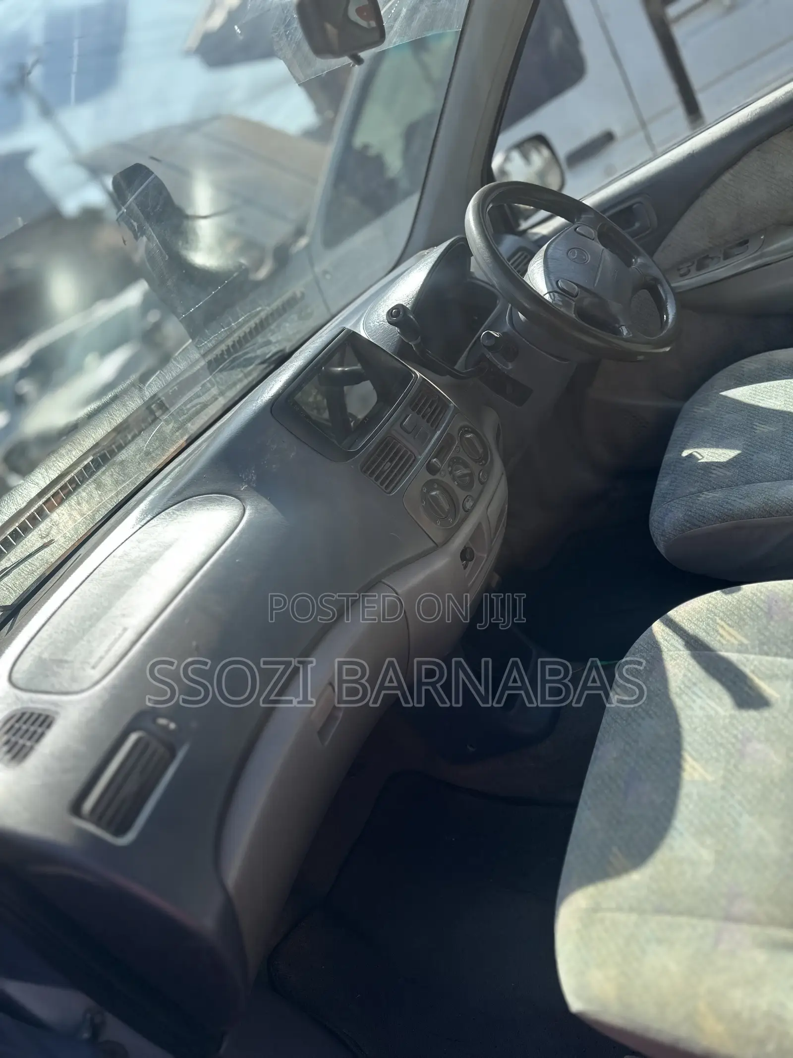 Toyota Raum 1998