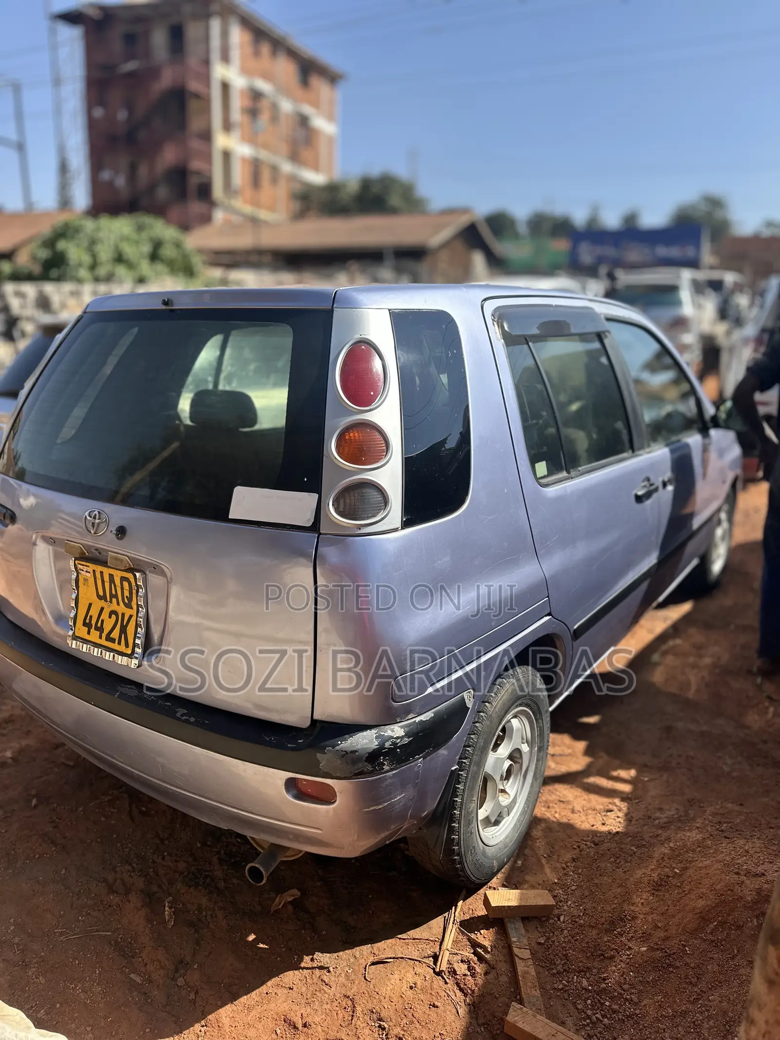 Toyota Raum 1998