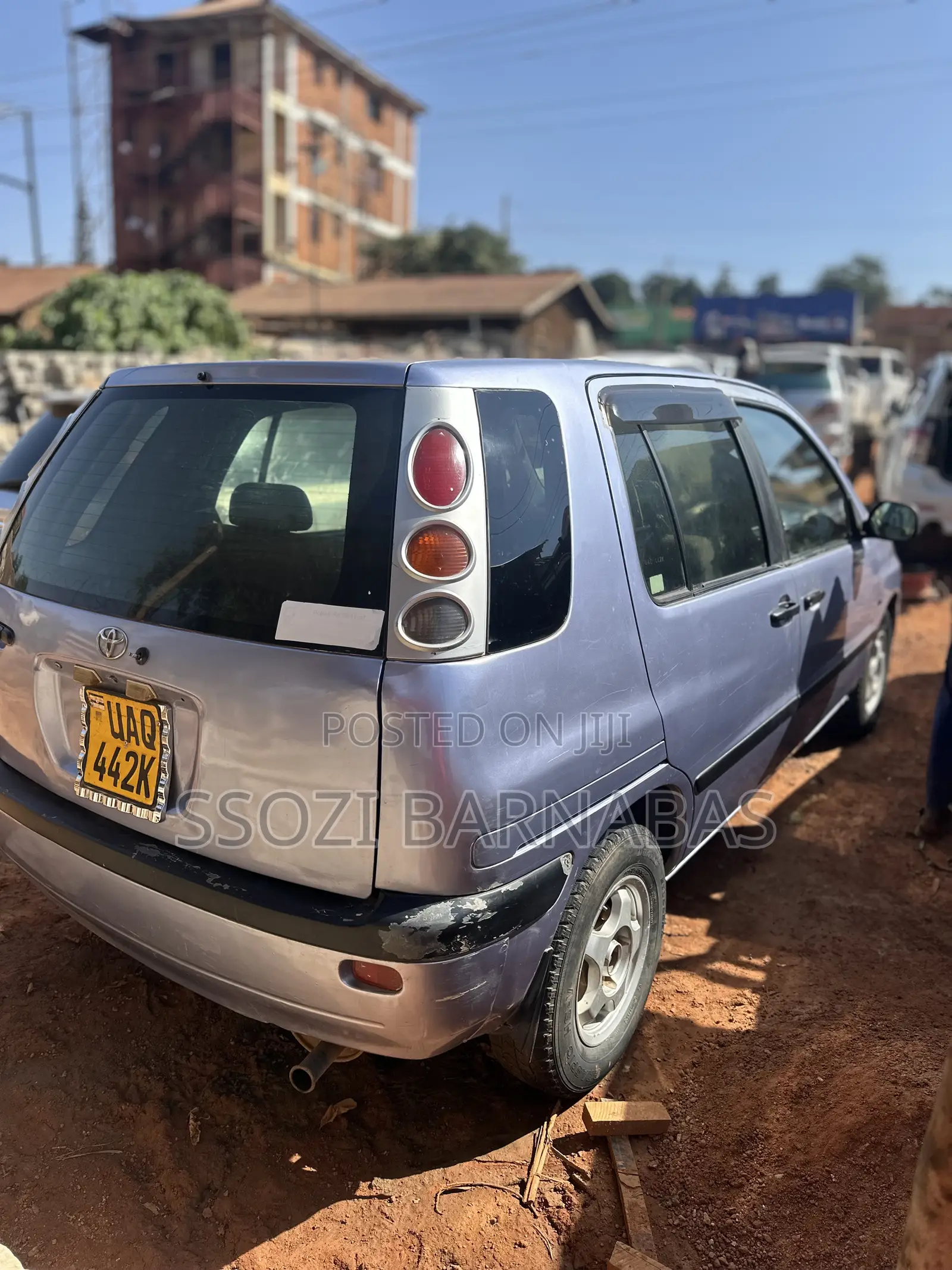 Toyota Raum 1998