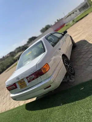 Toyota Corona Premio 2001