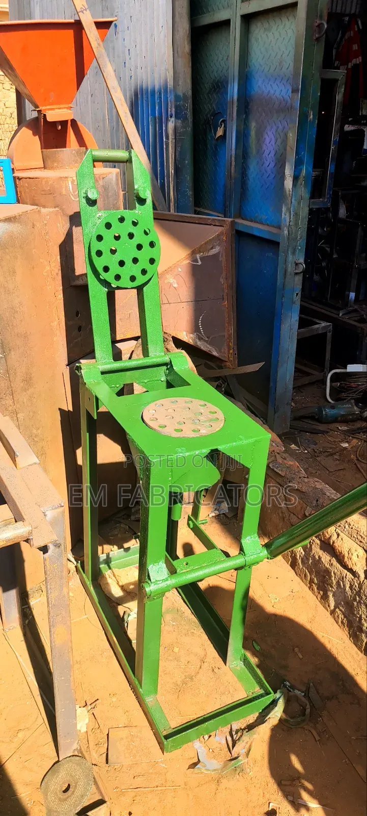 Manual Honey Comb Briquettes Machine. NOW READILY AVAILABLE .