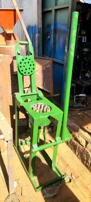 Manual Honey Comb Briquettes Machine. NOW READILY AVAILABLE .