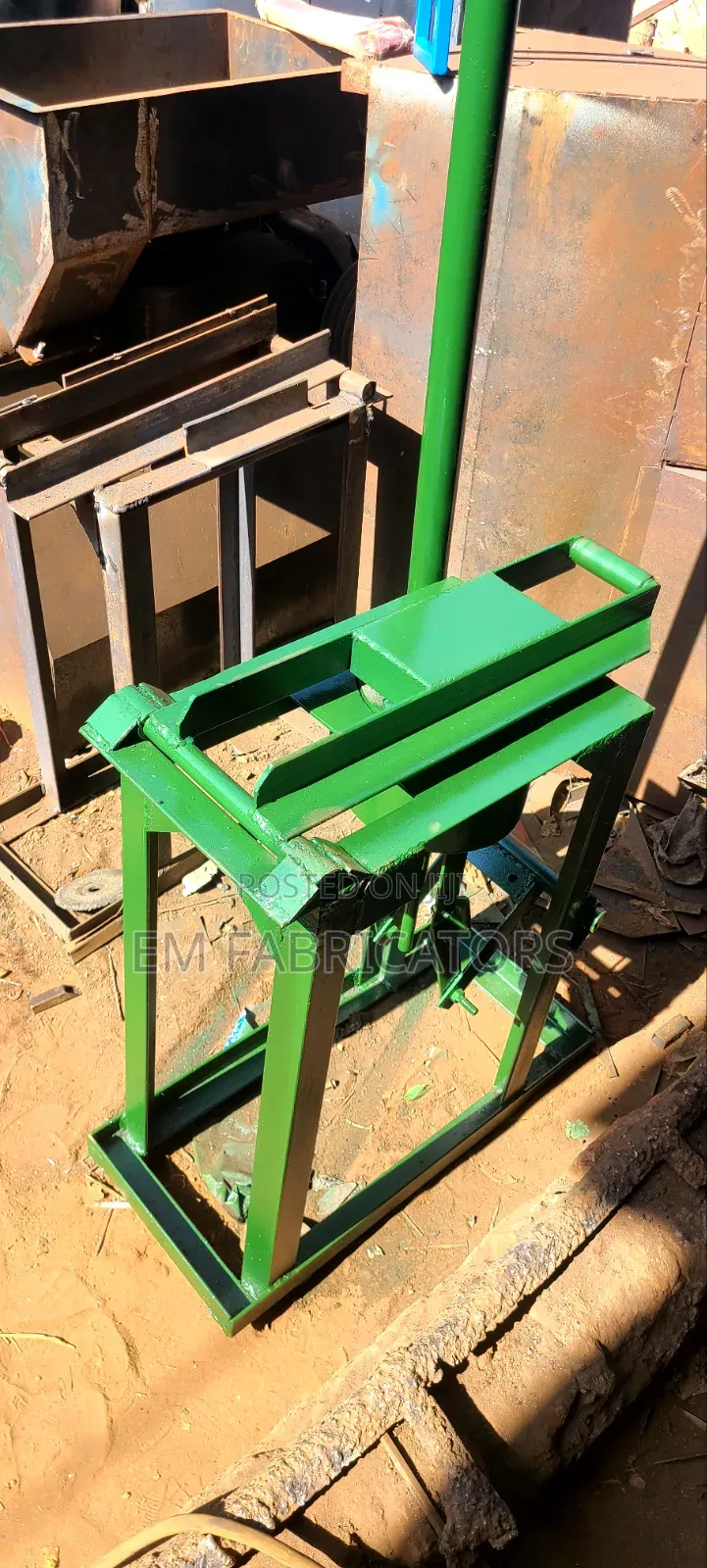 Manual Honey Comb Briquettes Machine. NOW READILY AVAILABLE .