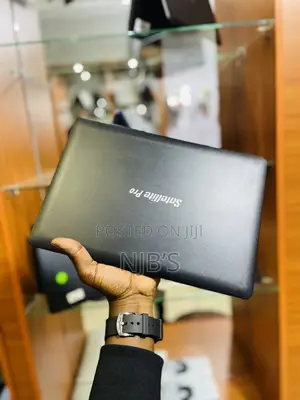 Laptop Toshiba Satellite P50T 4GB Intel Celeron eMMC 60GB