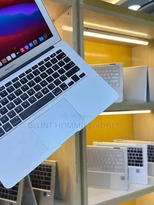 Laptop Apple MacBook Air 2017 8GB Intel Core i5 HDD+SSD 256GB