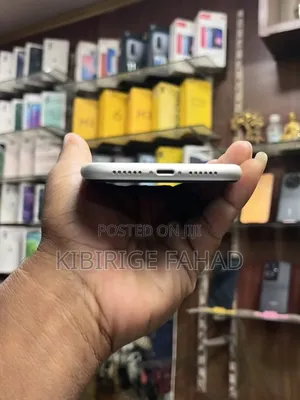 Apple iPhone 11 64 GB White