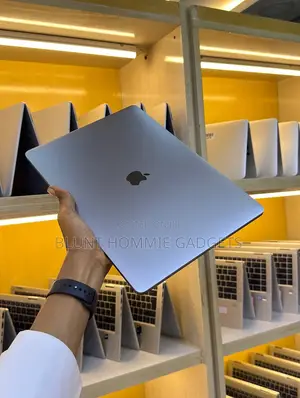 Laptop Apple MacBook Pro 2017 8GB Intel Core i5 SSD 256GB