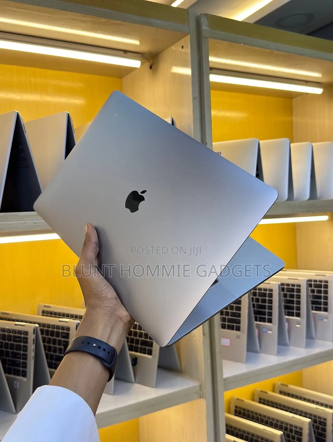 Laptop Apple MacBook Pro 2017 8GB Intel Core i5 SSD 256GB